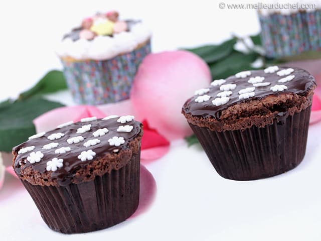 Cupcakes vanille, glaçage au chocolat