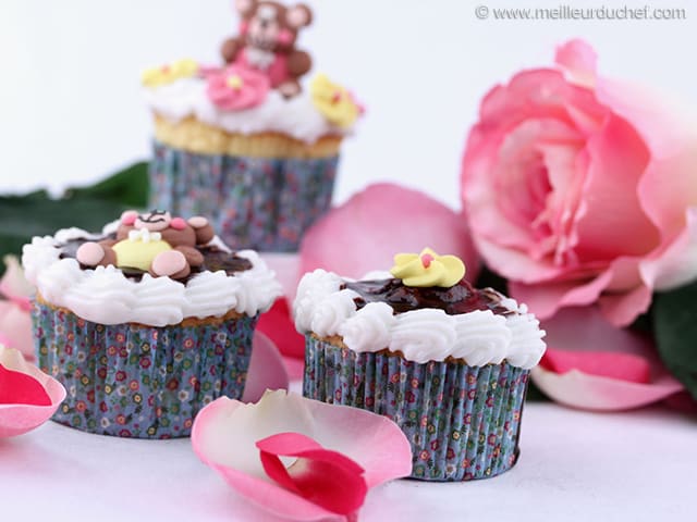 Cupcakes vanille, glaçage au chocolat