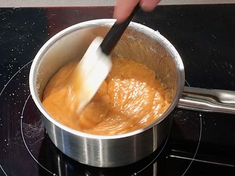 Dessert de Pâques Vanille et son cœur fondant au caramel salé - 10