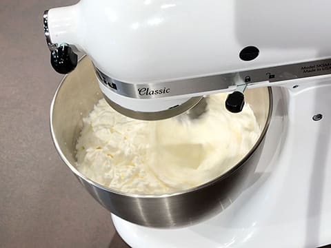 Dessert de Pâques Vanille et son cœur fondant au caramel salé - 21