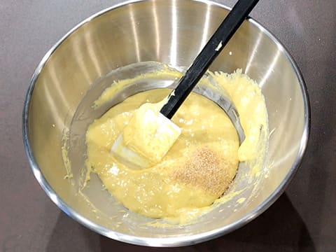 Dessert de Pâques Vanille et son cœur fondant au caramel salé - 35