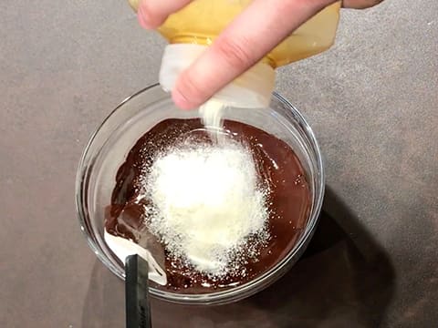 Dessert de Pâques Vanille et son cœur fondant au caramel salé - 59