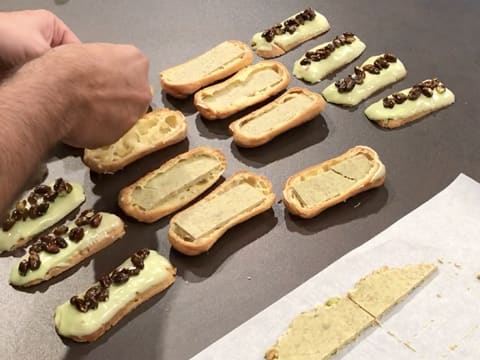 Éclair pistache/chocolat - 68