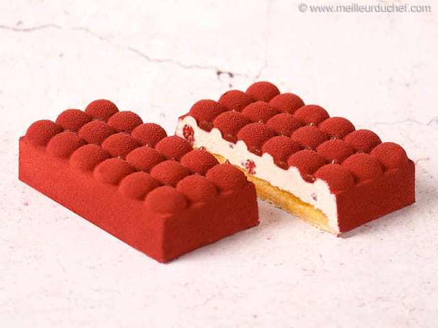 Entremets bubble, mousse yaourt/fraise