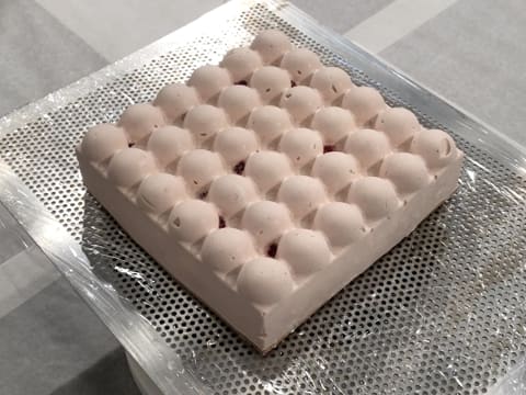 Entremets bubble, mousse yaourt/fraise - 134