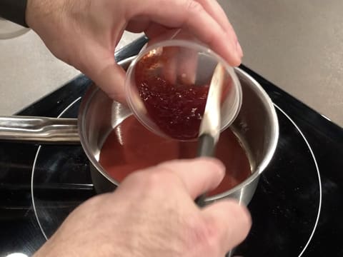 Entremets bubble, mousse yaourt/fraise - 76