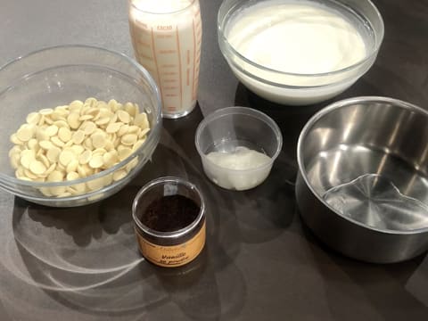 Entremets de Noël vanille, caramel onctueux et cacahuètes - 38