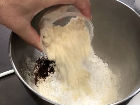 Entremets fraîcheur framboise, vanille, chocolat - 7