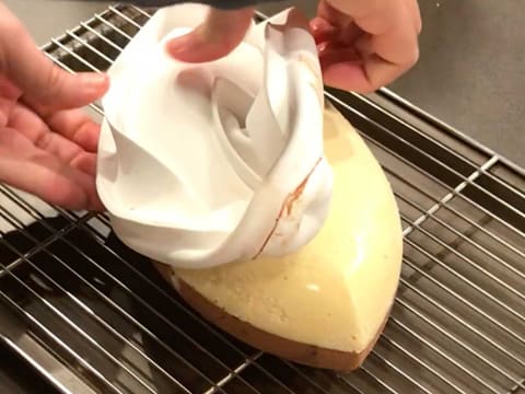 Entremets poire/chocolat, crème chiboust vanillée - 109