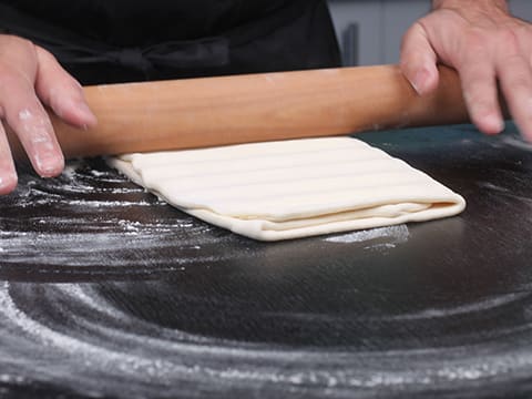 Feuilleté d'asperges, sauce mousseline - 1