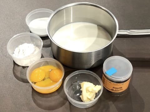 Tous les ingrédients pour la réalisation de la crème pâtissière