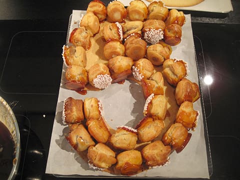 Gâteau d'anniversaire façon croquembouche - 60