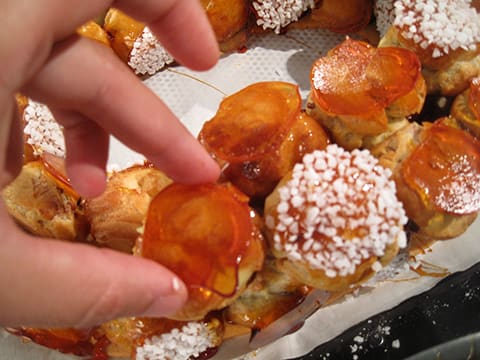 Gâteau d'anniversaire façon croquembouche - 61