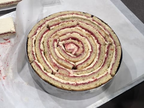 Obtention gâteau roulé dans cercle