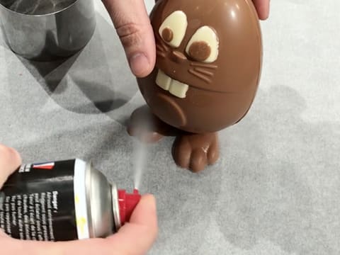 Moulage en chocolat du lapin Eddie - 50