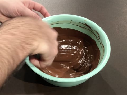 Mélange du chocolat fondu