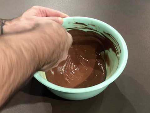 Mélange du chocolat fondu