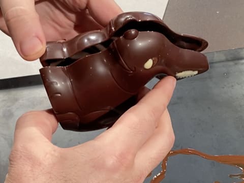 Assemblage lapin en chocolat