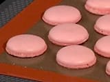 Macarons framboise fourrés chocolat - 41