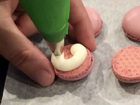 Macarons Kirsch et griottes - 52