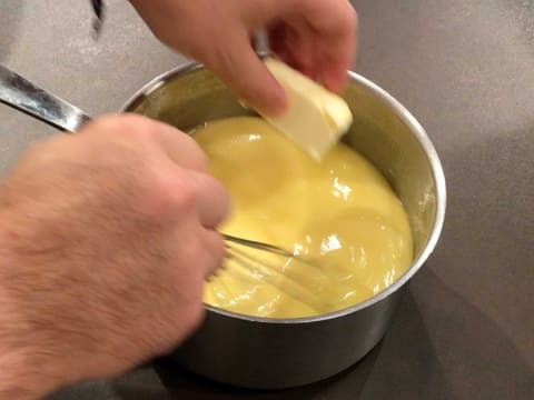 Macaron jaune au citron - 30