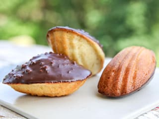 Madeleines enrobées au chocolat