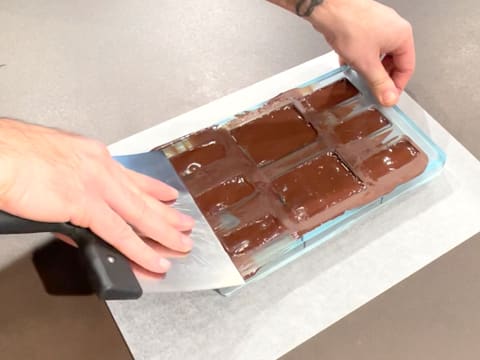 Moule à chocolat raclé