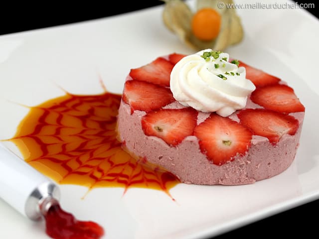 Mousse à la fraise et sa chantilly