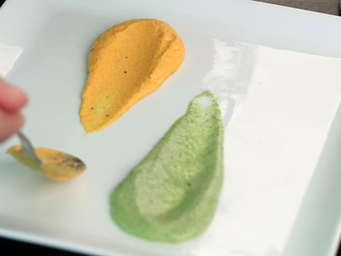 Mousseline de cabillaud aux deux purées et crème d'asperges - 75