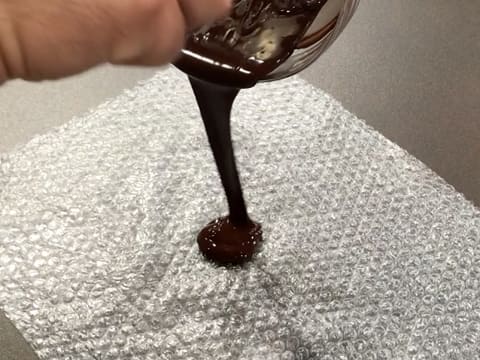 Nid d'abeille en chocolat pour décoration d'entremets - 10