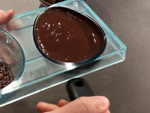 Oeuf de Pâques en chocolat avec inclusions - 15