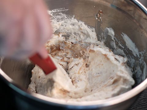 Œuf en nougatine au praliné et crémeux au citron - 40