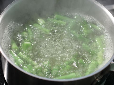 Œuf d'oie brouillé en espuma d'asperges vertes - 6