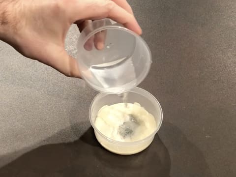 Ajout eau sur gélatine en poudre