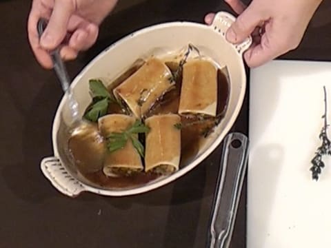 Paccheri farcis aux salsifis et poitrine de porc Ibaïama confite, petite salade d'hiver à la noisette et huile de café - 34