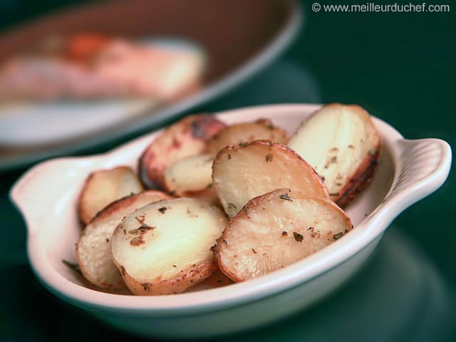 Pommes de terre nouvelles au romarin et à l'ail