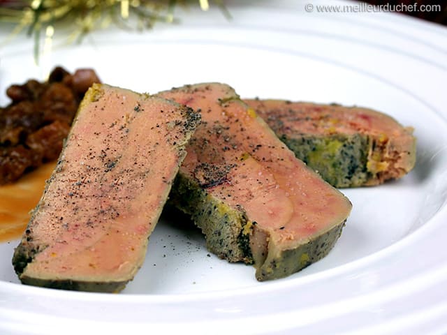 Pressé de foie gras, chutney d'abricot et fruits secs