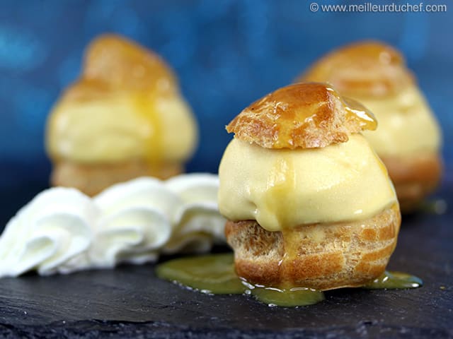 Profiteroles de fruit de la passion, coulis fruits exotiques