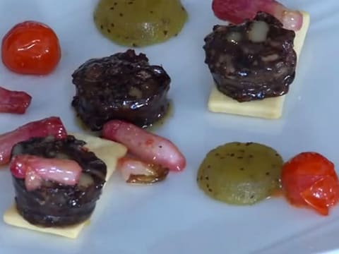 Sablé de boudin laqué au Pika Berdea et petits légumes glacés - 45