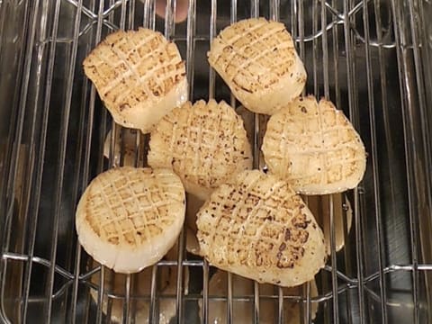 La Saint-Jacques en coquille végétale, rôtie au beurre mousseux et jus truffé - 46