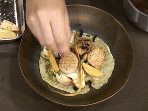 La Saint-Jacques en coquille végétale, rôtie au beurre mousseux et jus truffé - 53