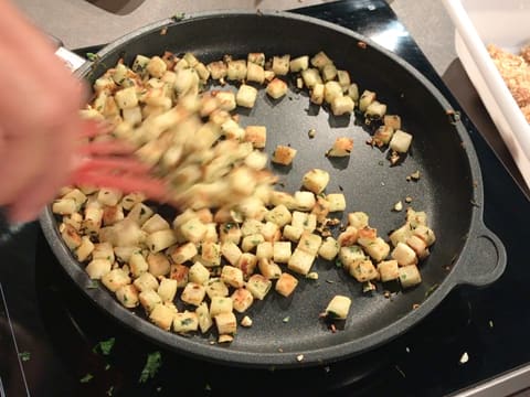 Salade aux nuggets de poulet épicés - 18