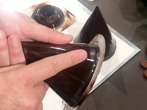 Le chocolat se décolle du moule