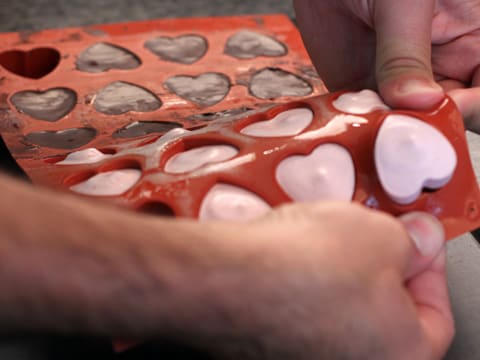 Sucettes de guimauve à la framboise, enrobées de chocolat - 21