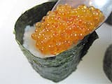 Sushis au saumon fumé et maïs en épis - 28