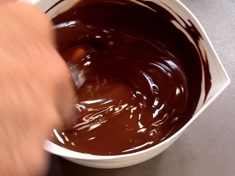Tablette de chocolat noir fourrée à la pistache - 21