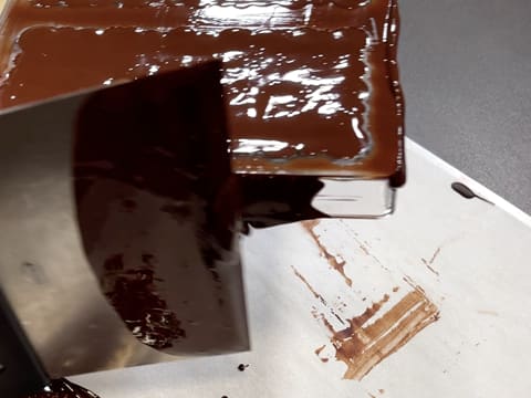 Tablette de chocolat noir fourrée à la pistache - 46
