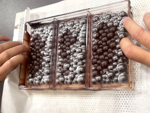 Tablette de chocolat noir fourrée à la pistache - 47