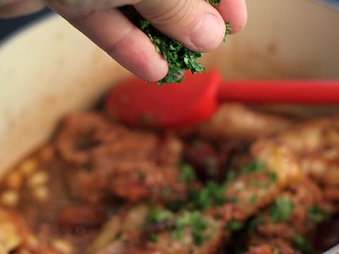 Tajine de poulet aux pruneaux et aux dattes - 18