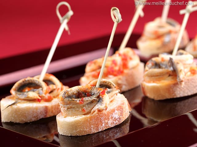 Tapas aux anchois marinés